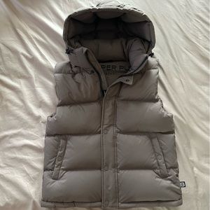 Aritzia Super Puff Vest